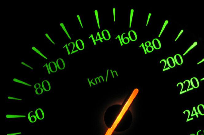 Ograniczenie prędkości samochodów - Unia Europejska przygotowuje szokującą zmianę