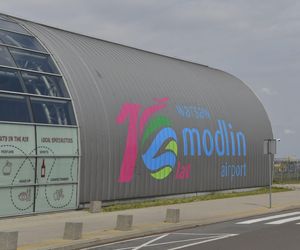 Potężne utrudnienia na lotnisku Warszawa-Modlin. Wstrzymano przyloty i odloty