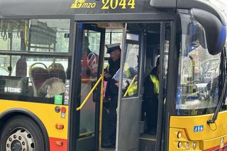 Koszmarny wypadek na Mokotowie. Autobus miejski potrącił pieszą na pasach