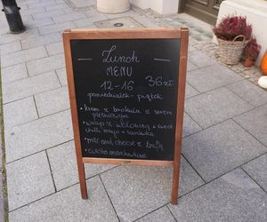 Menu przy wejściu do Strefy 77