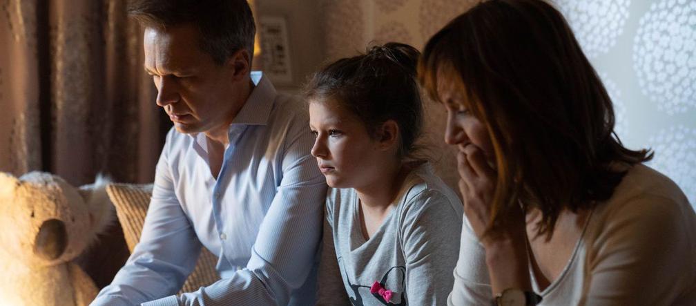 Na dobre i na złe, odcinek 729. Falkowicz (Michał Żebrowski), Matylda (Amelia Czaja), Kasia Smuda (Ilona Ostrowska)