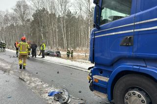 Wypadek na DK 10 w Solcu Kujawskim! Jedno z aut wylądowało w rowie [ZDJĘCIA]