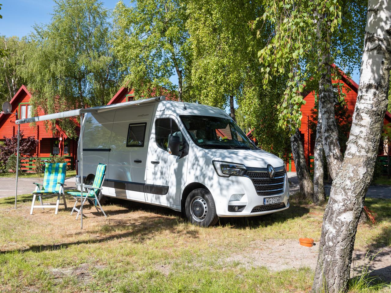 Czy kamper jest tańszy niż hotel? Porównujemy CENY wakacji 