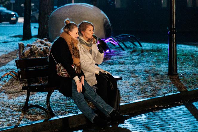 Na Wspólnej odc. 3457. Daria (Patrycja Topajew), Paulina (Marta Walesiak)