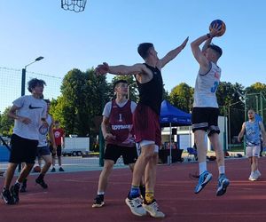 Kolejny turniej koszykówki 3×3 na elbląskim Kalbarze