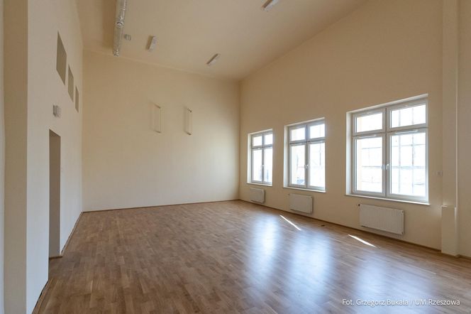 Przedłuża się remont III LO w Rzeszowie