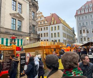 Najstarszy jarmark bożonarodzeniowy w Niemczech. Drezno zachwyca turystów z całego świata 