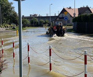 Tak wygląda zalany Lewin Brzeski. Zdjęcia z miasta walczącego z powodzią