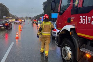 Karambol na zjeździe do centrum Tarnowa. Zderzyło się pięć samochodów, są ranni