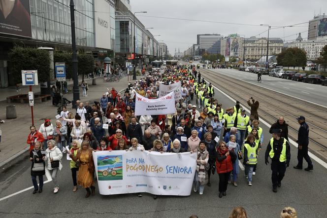 Dzień Seniora Warszawskiego. Ulicami Warszawy przeszła Parada Seniorów!