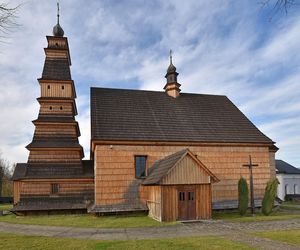 To jedna z najpiękniejszych małopolskich wsi. Kiedyś należała do biskupa 