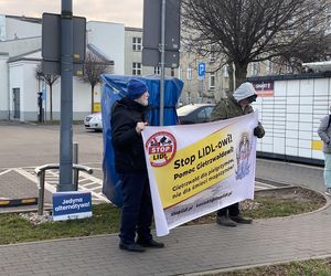 Protest przed Lidlem w Łodzi