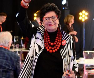  Joanna Senyszyn w czerwonych koralach  