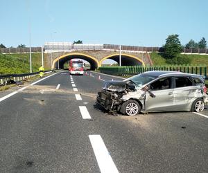 Niebezpieczny poranek na autostradzie A4. Seria wypadków przed węzłem w Brzesku. Są poszkodowani