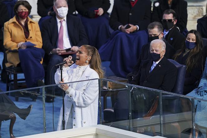 Jennifer Lopez, najseksowniejsza gwiazda po 40