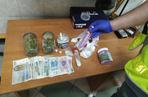 Policja zatrzymała dilerkę narkotyków w Golubiu-Dobrzyniu. 38-latka miała ogromne ilości amfetaminy i innych narkotyków