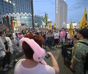 Przeszli przez Warszawę w piżamach i kapciach. Krzyczeli Chcemy spać!