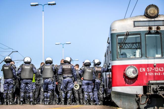 Tak policjanci przygotowują się do starć z pseudokibicami