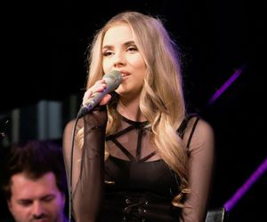 Agata Buczkowska - wiek, utwory, wzrost, partner, Ich Troje, miss, The Voice, Instagram