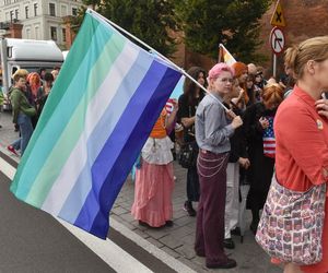 VI Toruński Marsz Równości. Przeciwnicy modlili się w centrum