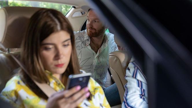 Barwy szczęścia, odcinek 2188. Agata (Natalia Zambrzycka), Dominik (Konrad Kapica)