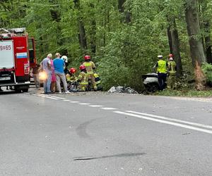 Dachował ,jego auto stanęło w ogniu. Nikt nie zdołał mu już pomóc