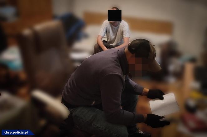 Nielegalny obrót lekami na wielką skalę! Wśród zatrzymanych policjanci