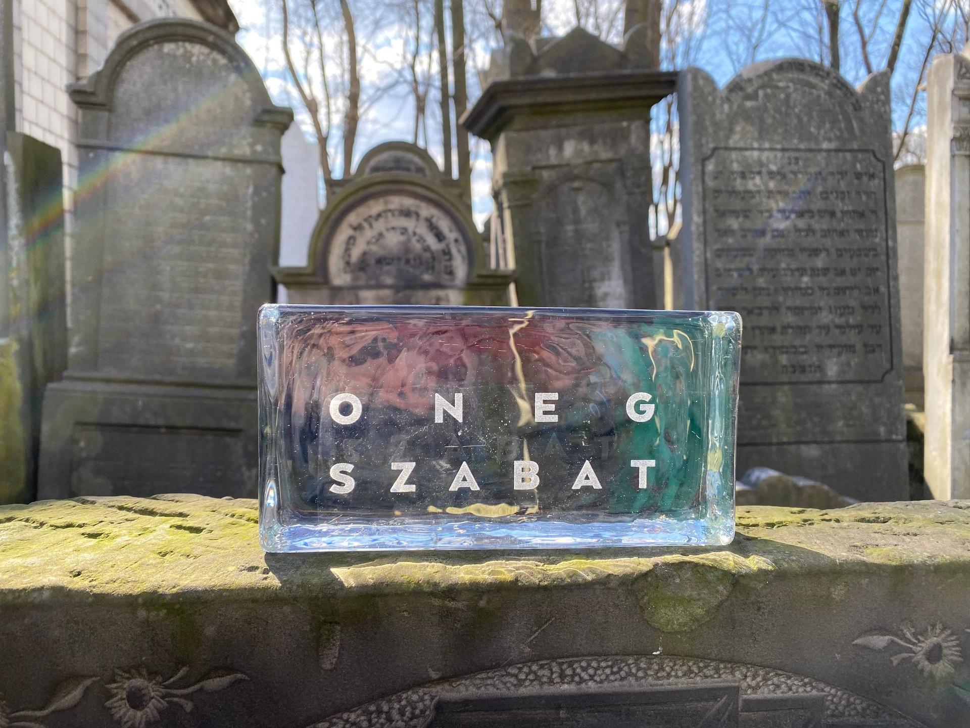 Pomnik Oneg Szabat w Warszawie