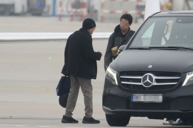 Robert De Niro już w Polsce. Aktor przyłapany na lotnisku w Warszawie