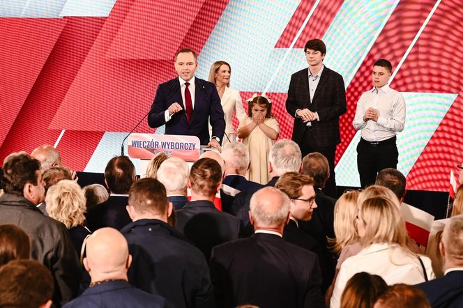 Karol Nawrocki z rodziną. Jego córka skradła show na wieczorze wyborczym
