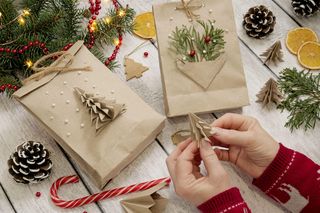 Pakuj gwiazdkowe prezenty ekologicznie