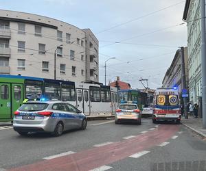 Wypadek na ulicy Dubois. Tramwaj zderzył się z czterema samochodami! 