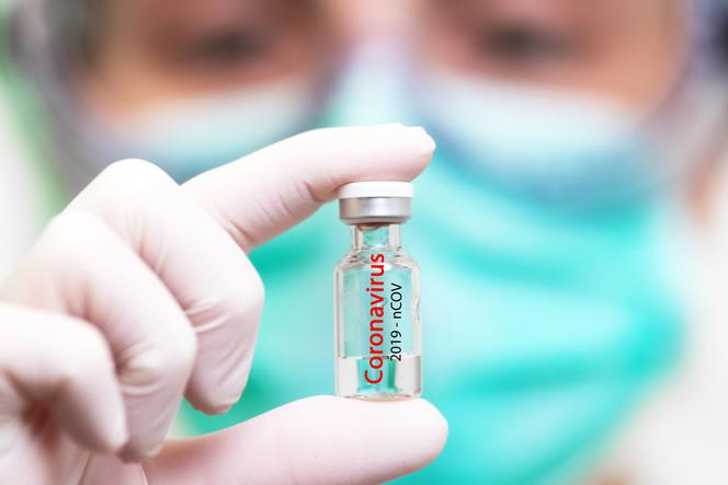 Odroczenie podania drugiej dawki szczepionki przeciw COVID-19. Naukowcy wyjaśniają, czy ta strategia ma sens