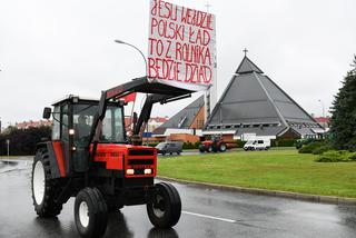 Wściekli rolnicy wyszli na drogi