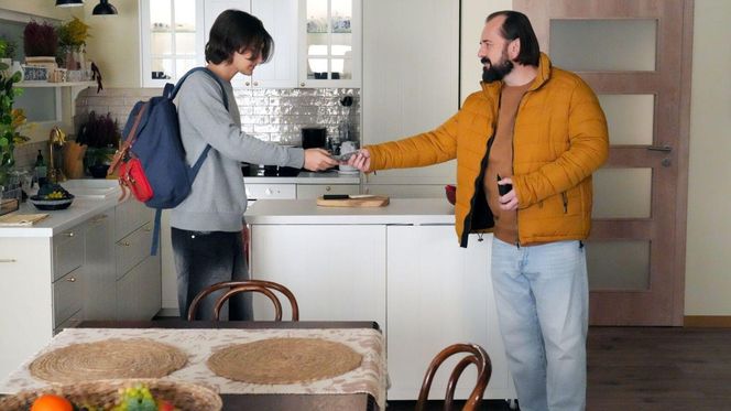 Barwy szczęścia odc. 3167. Borys (Jakub Wieczorek), Romeo (Jacek Tyszkiewicz)