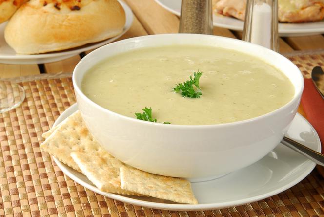Domowa zupa z selera i ziemniaków: przepis