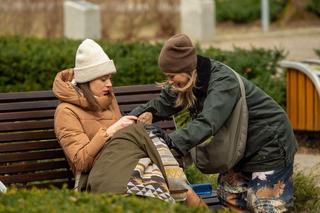 Barwy szczęścia odc. 2851: Cezary Rawicz (Marcel Opaliński), Natalia (Maria Dejmek), Sofia (Valeri Guliaieva)	