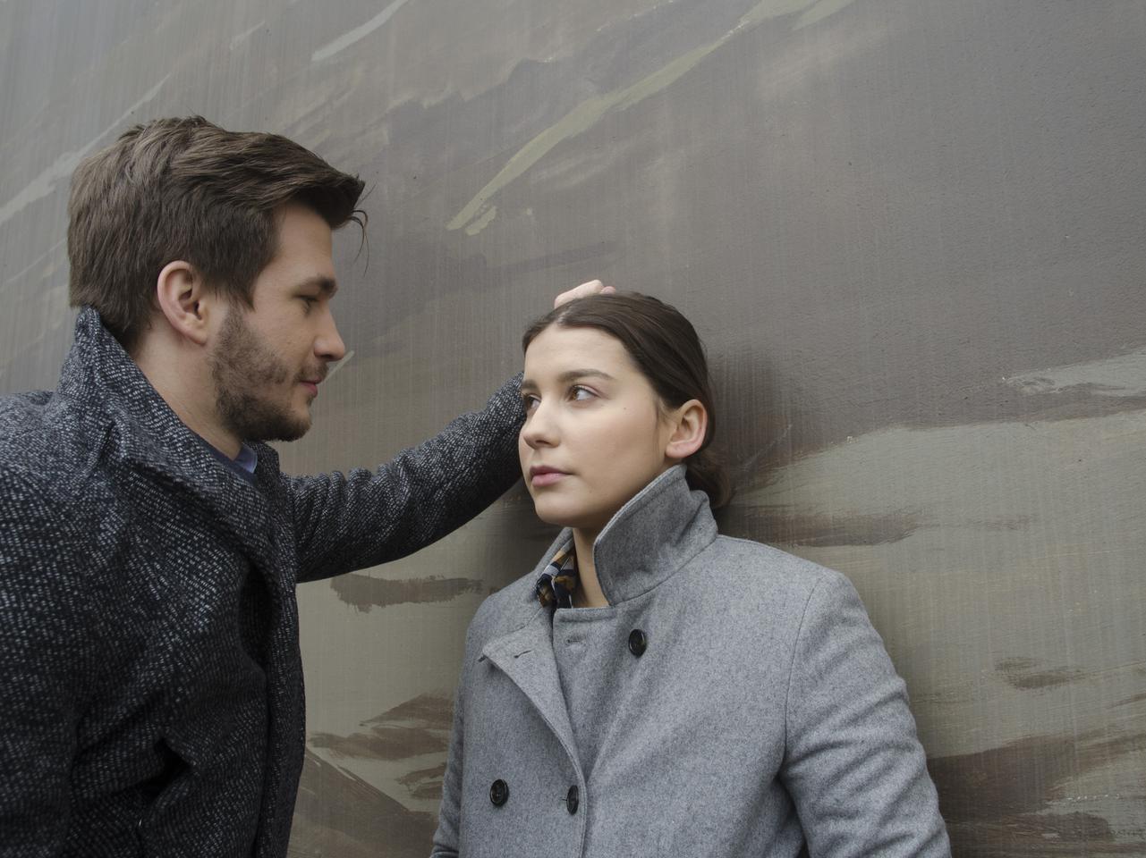 Pierwsza miłość, Kalina (Magdalena Wieczorek), Witek (Henryk Simon)