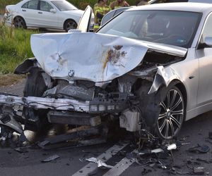 Trzy osoby poszkodowane w wypadku niedaleko Kościana. Policja wyjaśnia kto zawinił