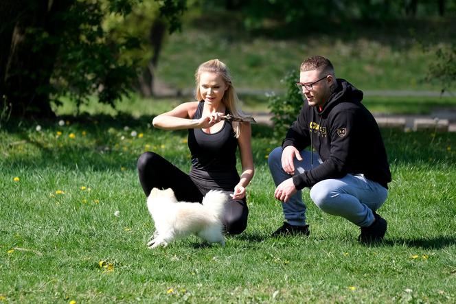 Ola Ciupa boksuje i całuje na spacerze