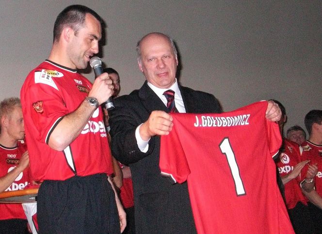 Prezentacja składu drużyny Górnika Zabrze. Tak było w Multikinie w Zabrzu w 2006 roku