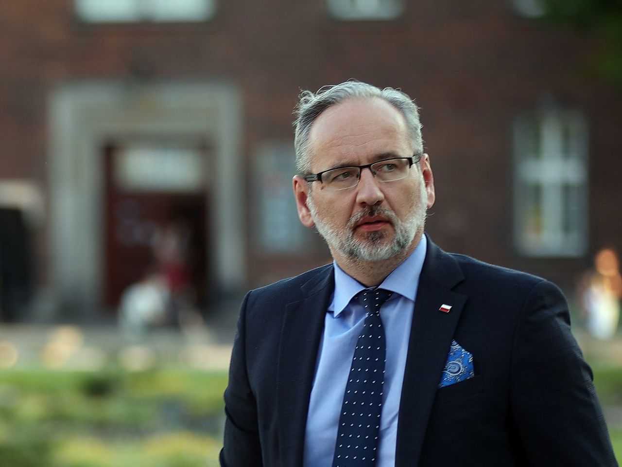 Adam Niedzielski przerwał milczenie po pobiciu. "Dostałem cios w twarz" Mówi, jak za…