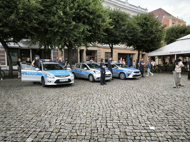 Manifestacja przeciwko niechęci do imigrantów w Lesznie 