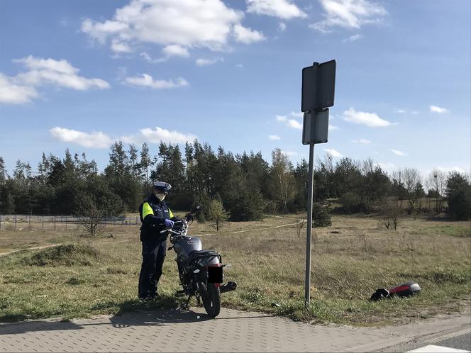 Motocyklista o włos od ŚMIERCI. Koszmarna sytuacja na drodze! 