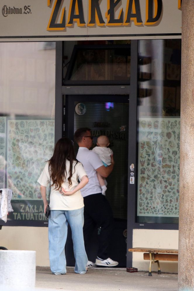 Marcin Hakiel z Dominiką  Serocką w studiu tatuaży