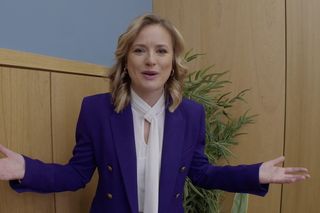 M jak miłość po wakacjach. Julia (Marta Chodorowska)