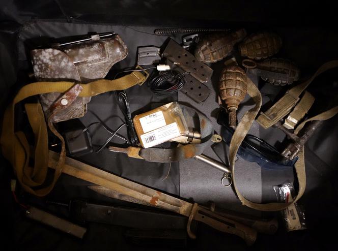 Szukali kamperów, znaleźli arsenał. Spektakularne odkrycie policji w Siedlcach