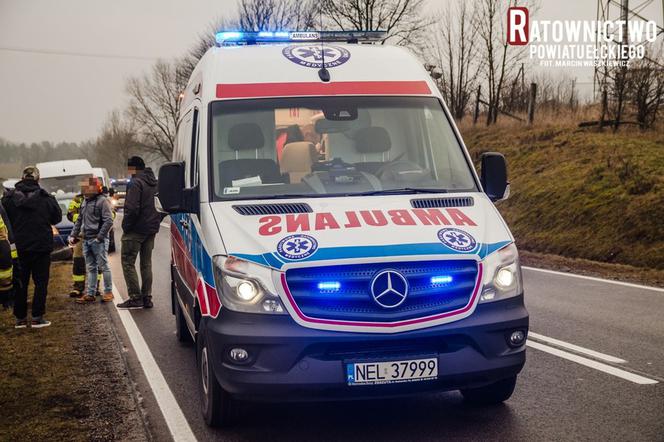 Wypadek na DK 16. W miejscowości Buniaki zderzyły się dwa samochody osobowe