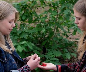 M jak miłość, odcinek 1888: Pożegnanie Sary i Lenki. Wręczy przyjaciółce wyjątkowy prezent - ZDJĘCIA