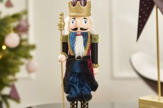 Świąteczny dziadek do orzechów na Boże Narodzenie: Sinsay